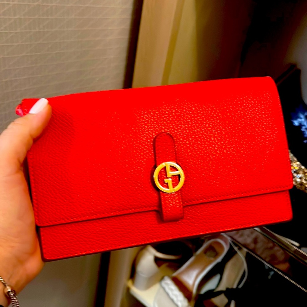 GIORGIO ARMANI
Red Crossbody clutch with chain strap